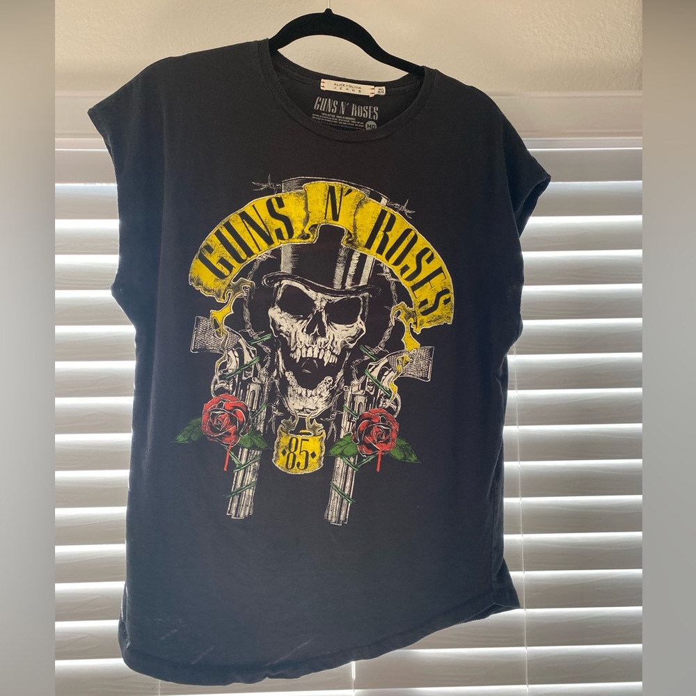 Alice and Olivia Guns and Roses Muscle cut T shirt